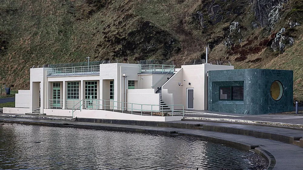 Tarlair Swimming Pool, the local landmark of AB44