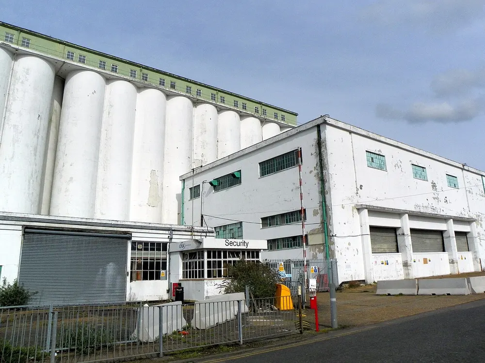 Nabisco Shredded Wheat Factory, the local landmark of AL7