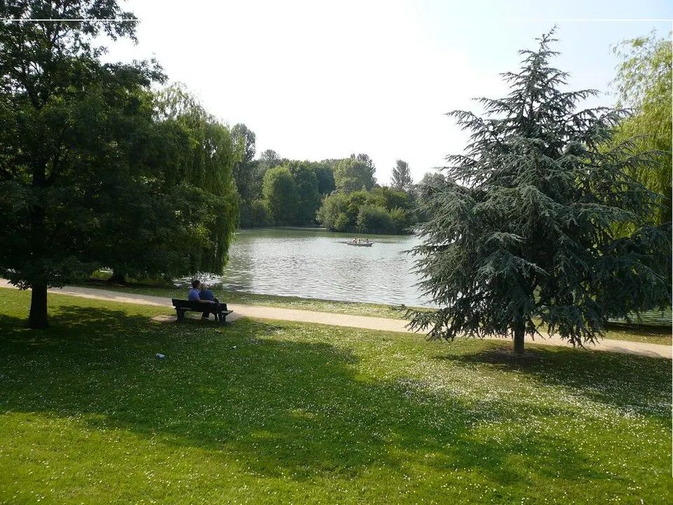 Stanborough Park, the local landmark of AL8