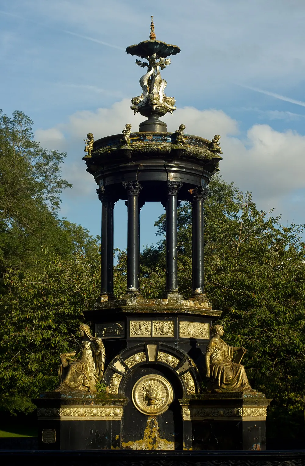 Saracen Fountain, the local landmark of G31