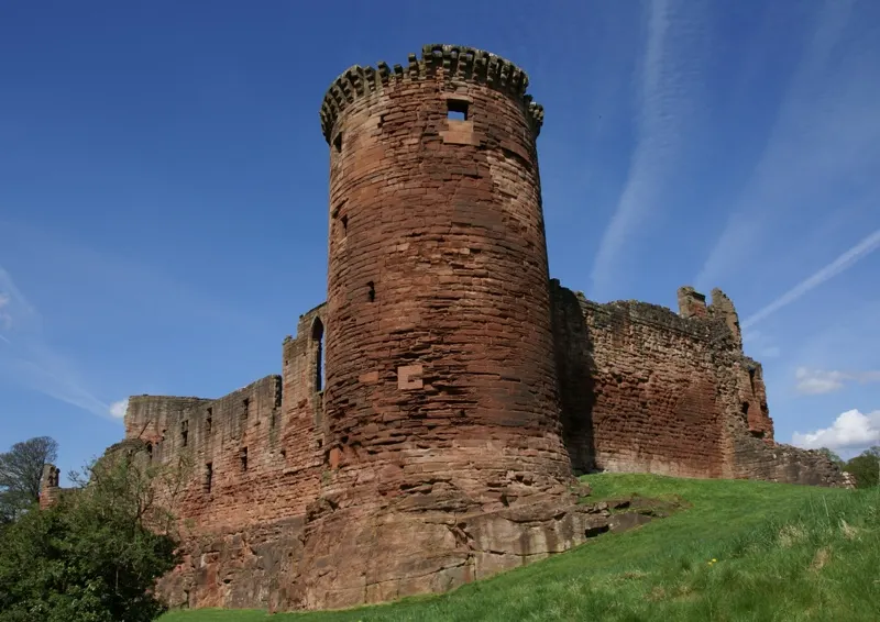 Bothwell Castle, the local landmark of G71