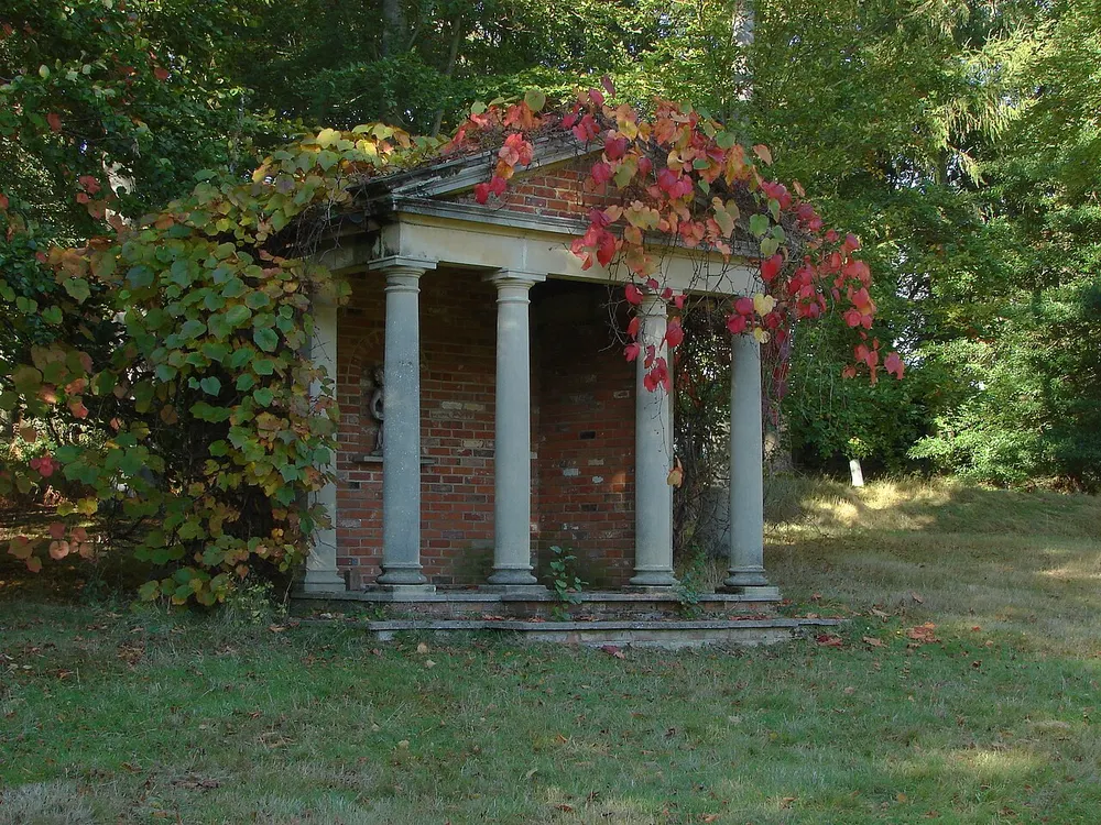 Windlesham Arboretum, the local landmark of GU18