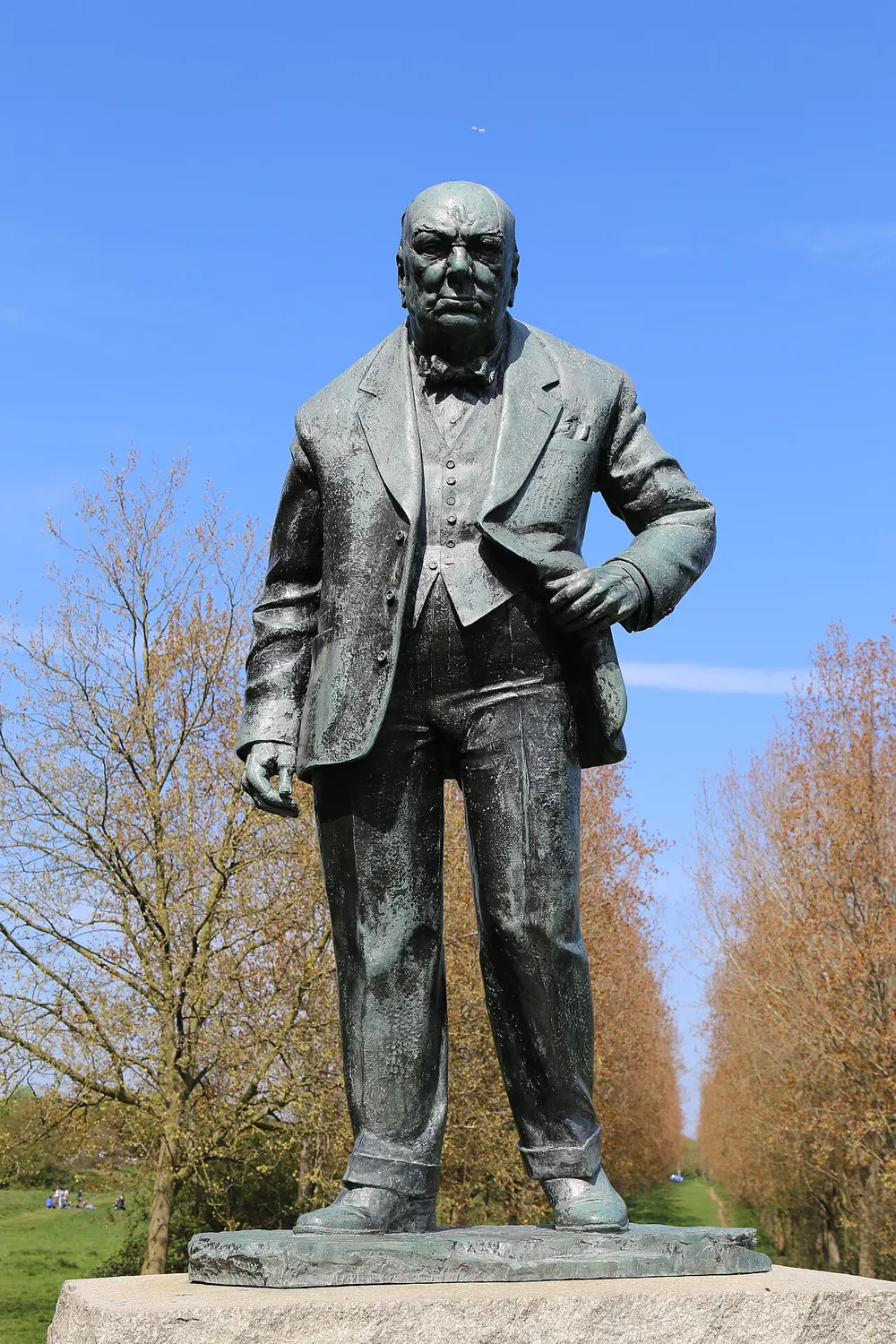 Statue of Winston Churchill, Woodford, the local landmark of IG8