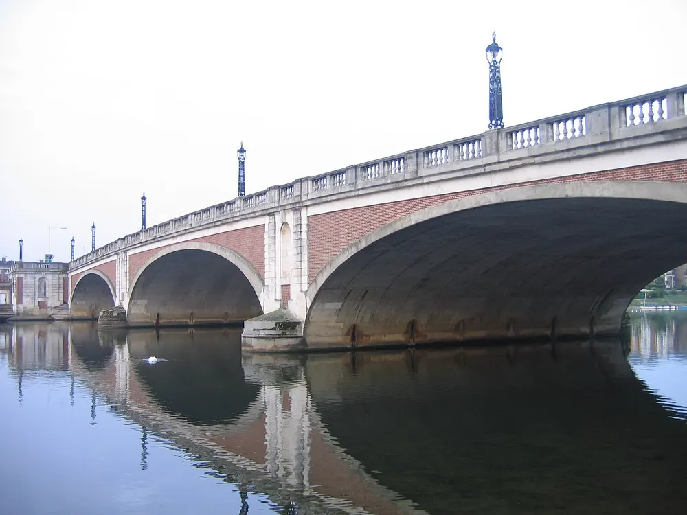 Hampton Court Bridge, the local landmark of KT8