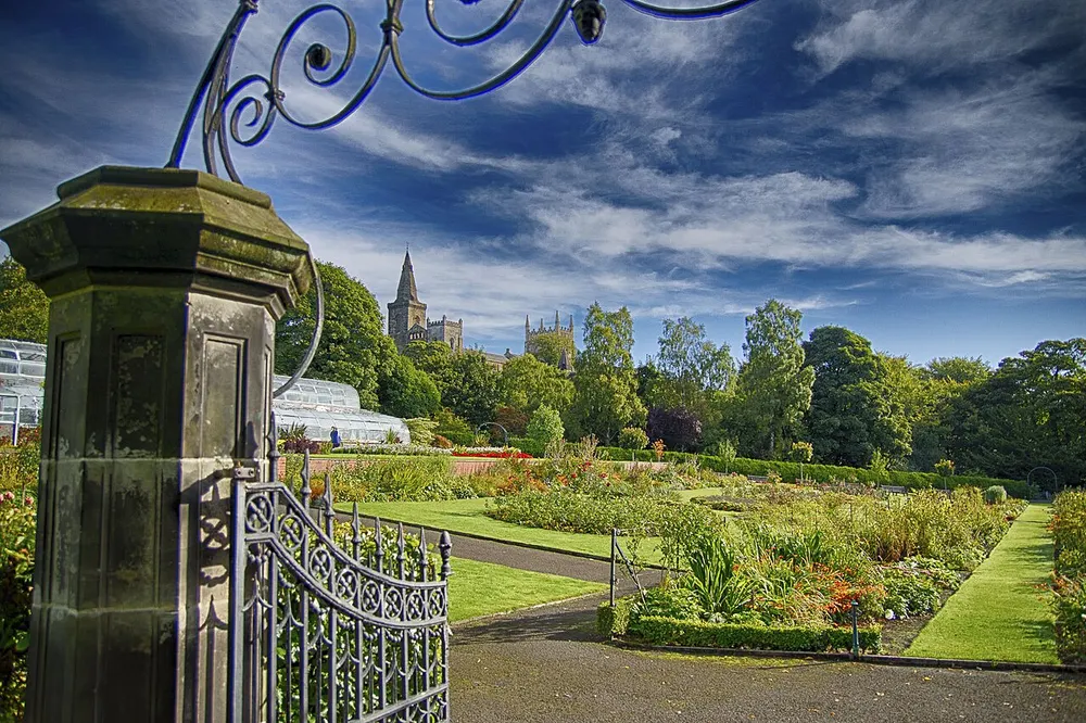 Pittencrieff Park, the local landmark of KY12