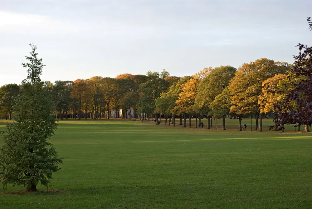 Victoria Park, Leicester, the local landmark of LE2