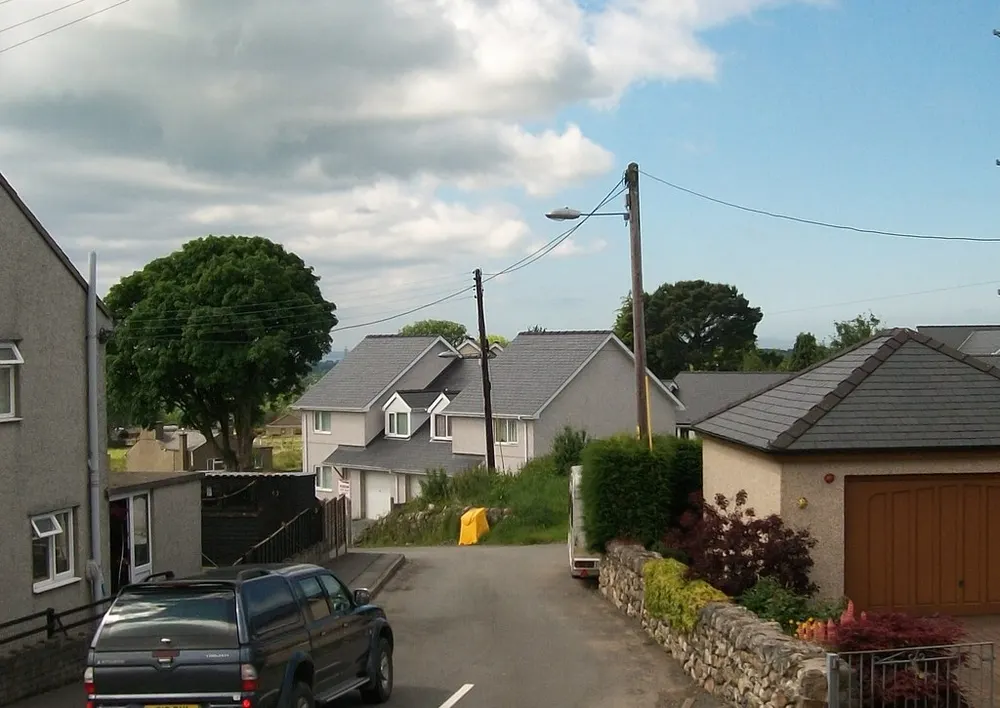 Garndolbenmaen, the local landmark of LL51