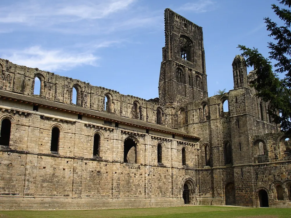 Kirkstall Abbey, the local landmark of LS5