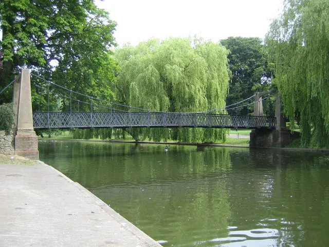 Wardown Park, the local landmark of LU2