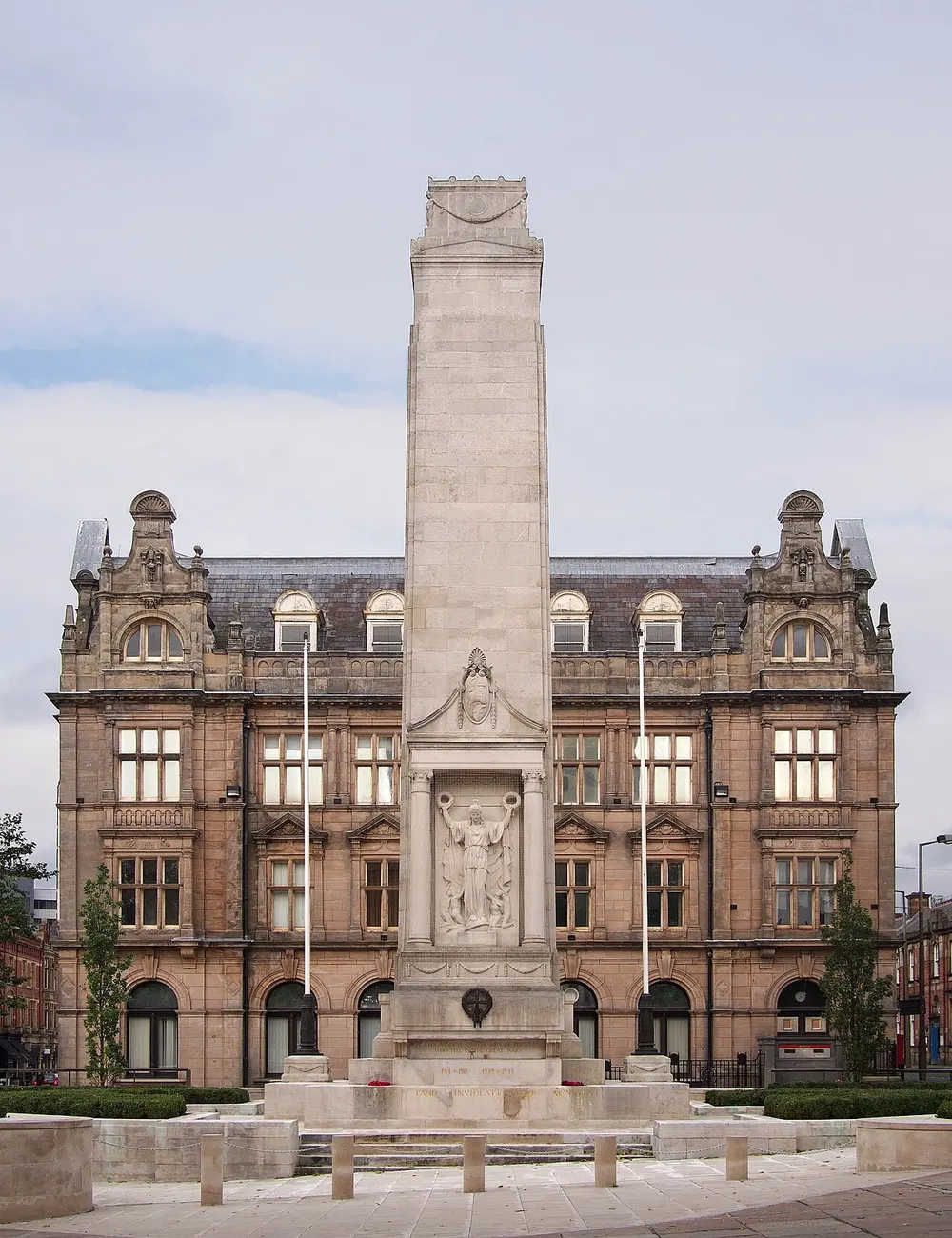 Preston Cenotaph, the local landmark of PR1