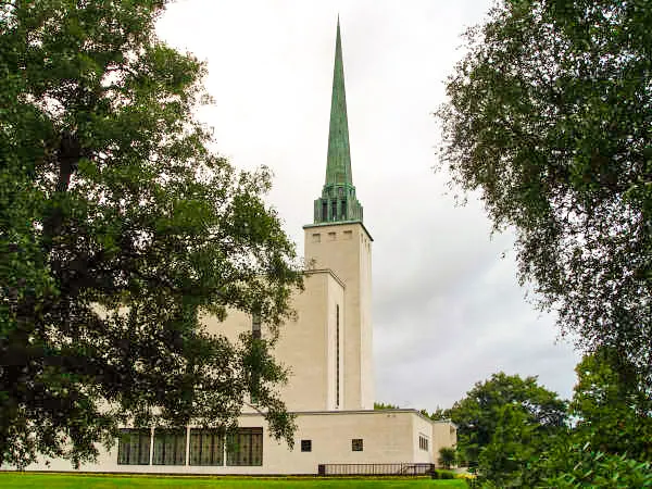 London England Temple, the local landmark of RH7