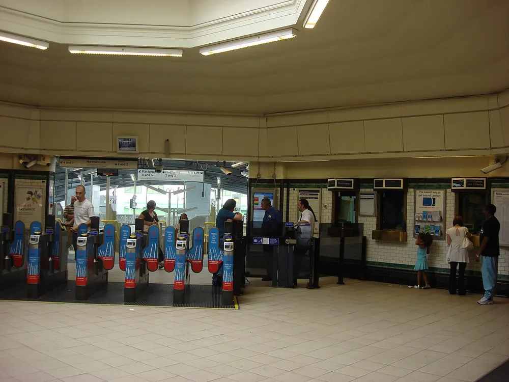 Morden tube station, the local landmark of SM4